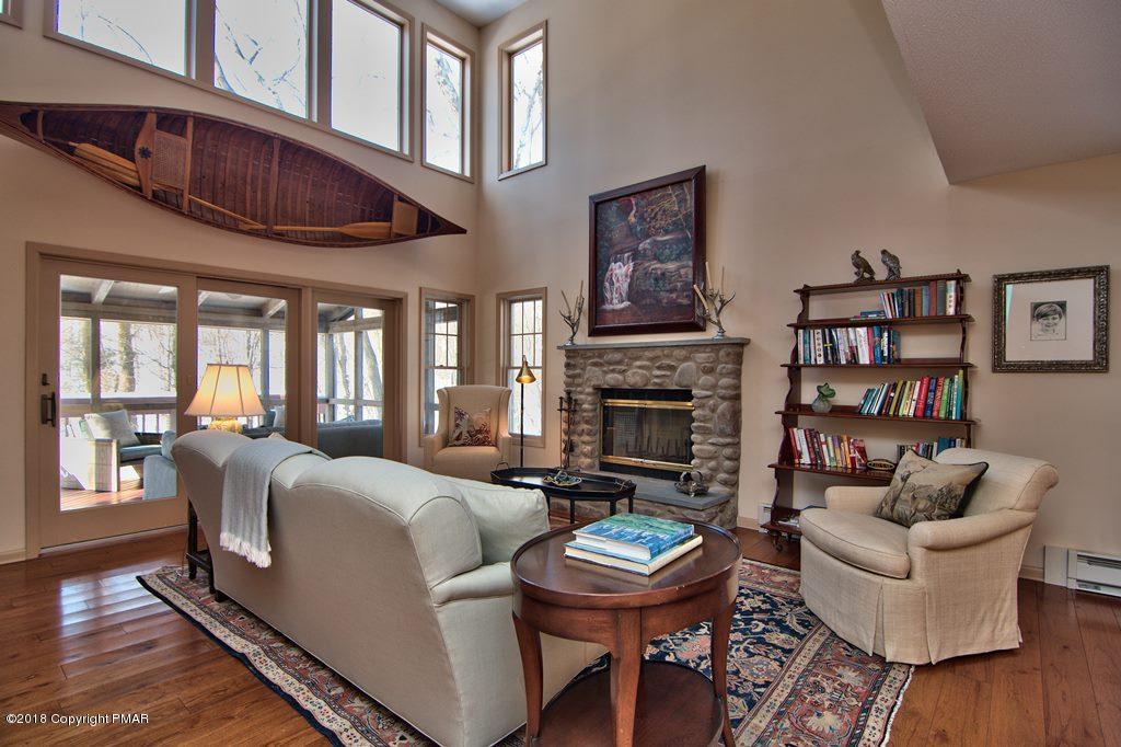 119 Creekside Road Canadensis, PA 18325 - Photo 6 of 76 Living Room