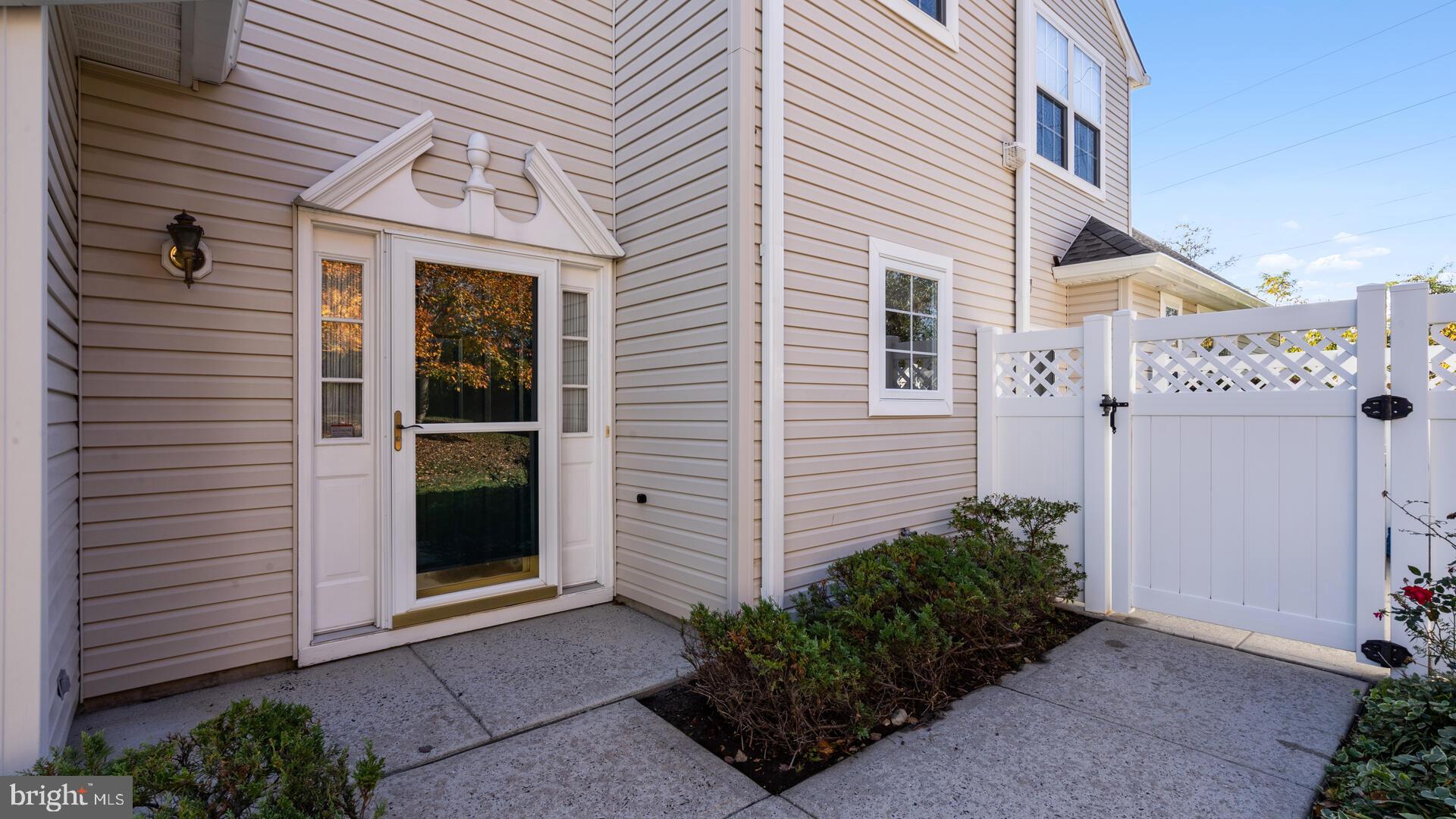 8 Fallview Court Hamilton, NJ 08690 - Photo 2 of 33 Gallery Image 2