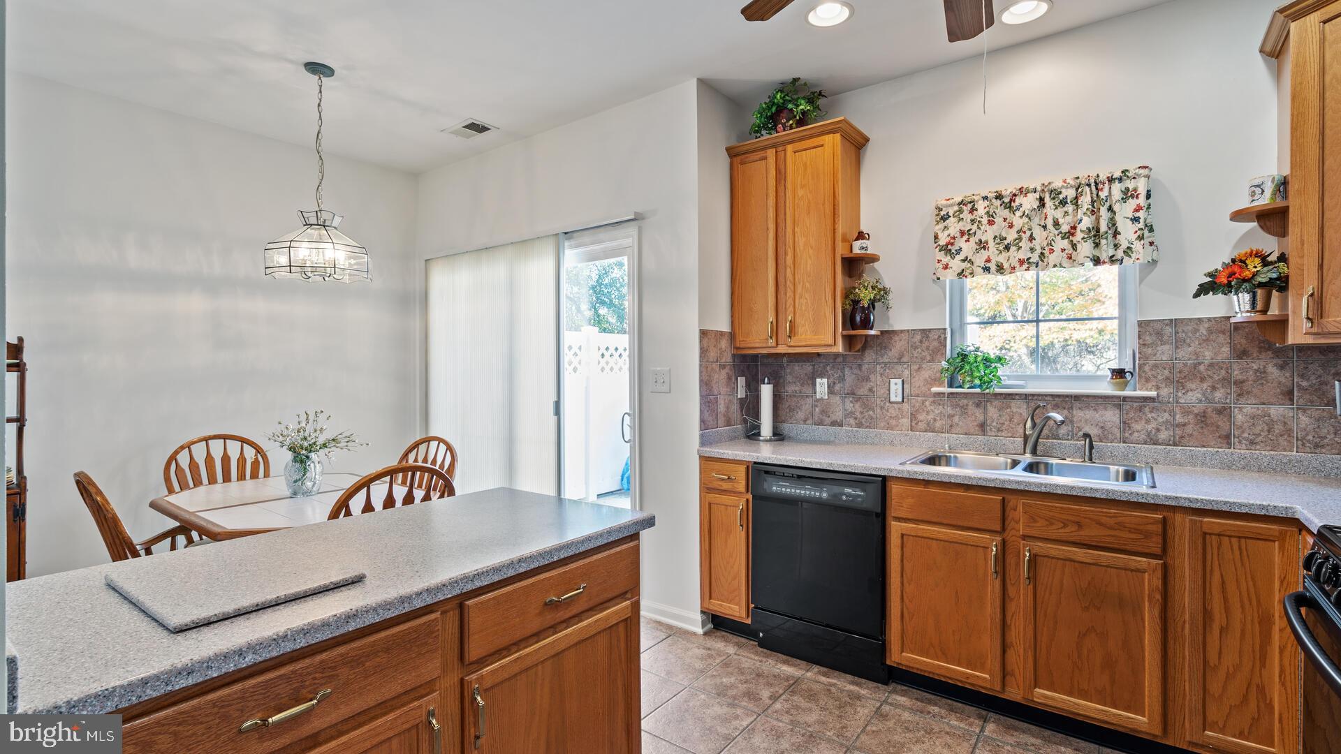 8 Fallview Court Hamilton, NJ 08690 - Photo 11 of 33 Gallery Image 11
