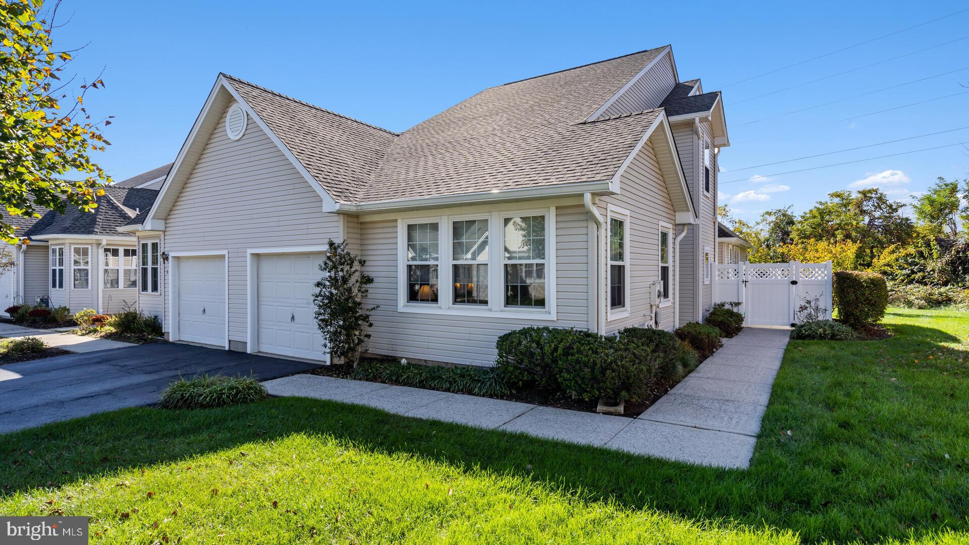 8 Fallview Court Hamilton, NJ 08690 - Photo 3 of 33 Gallery Image 3