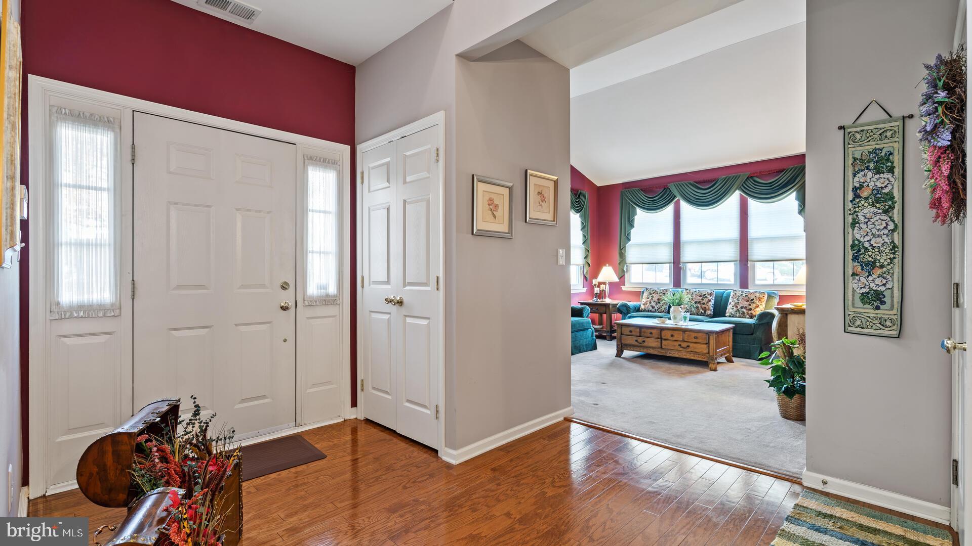 8 Fallview Court Hamilton, NJ 08690 - Photo 5 of 33 Gallery Image 5