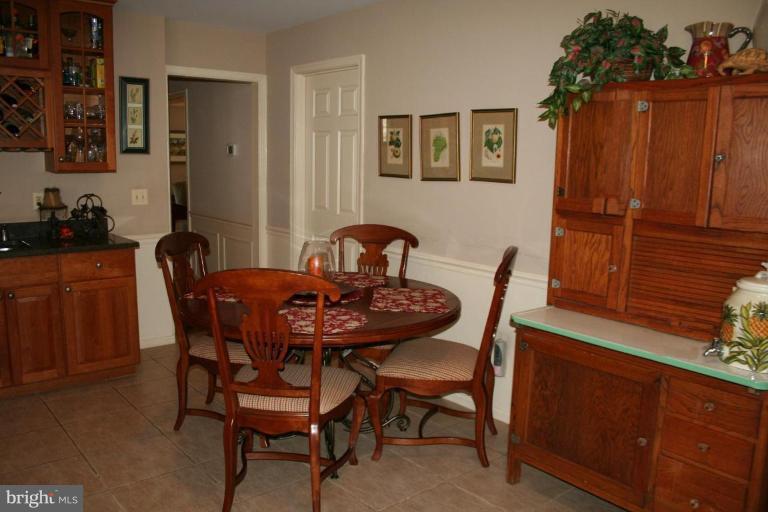 1337 Excaliber Lane Silver Spring, MD 20906 - Photo 14 of 26 Breakfast Area