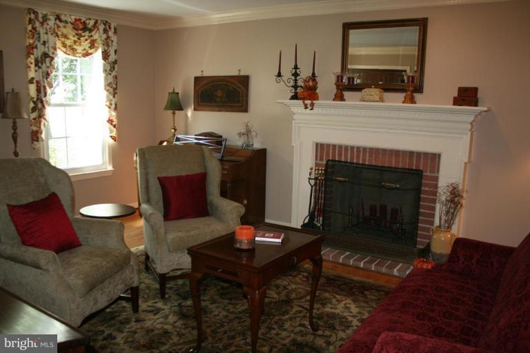 1337 Excaliber Lane Silver Spring, MD 20906 - Photo 26 of 26 Living Room