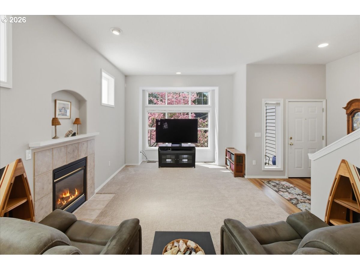 425 Northeast Roth Street Portland, OR 97211 - Photo 7 of 34 Gallery Image 7