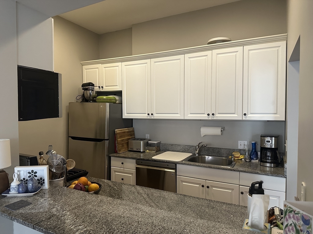331 Beacon Street, Unit 3 Boston, MA 02116 - Photo 13 of 23