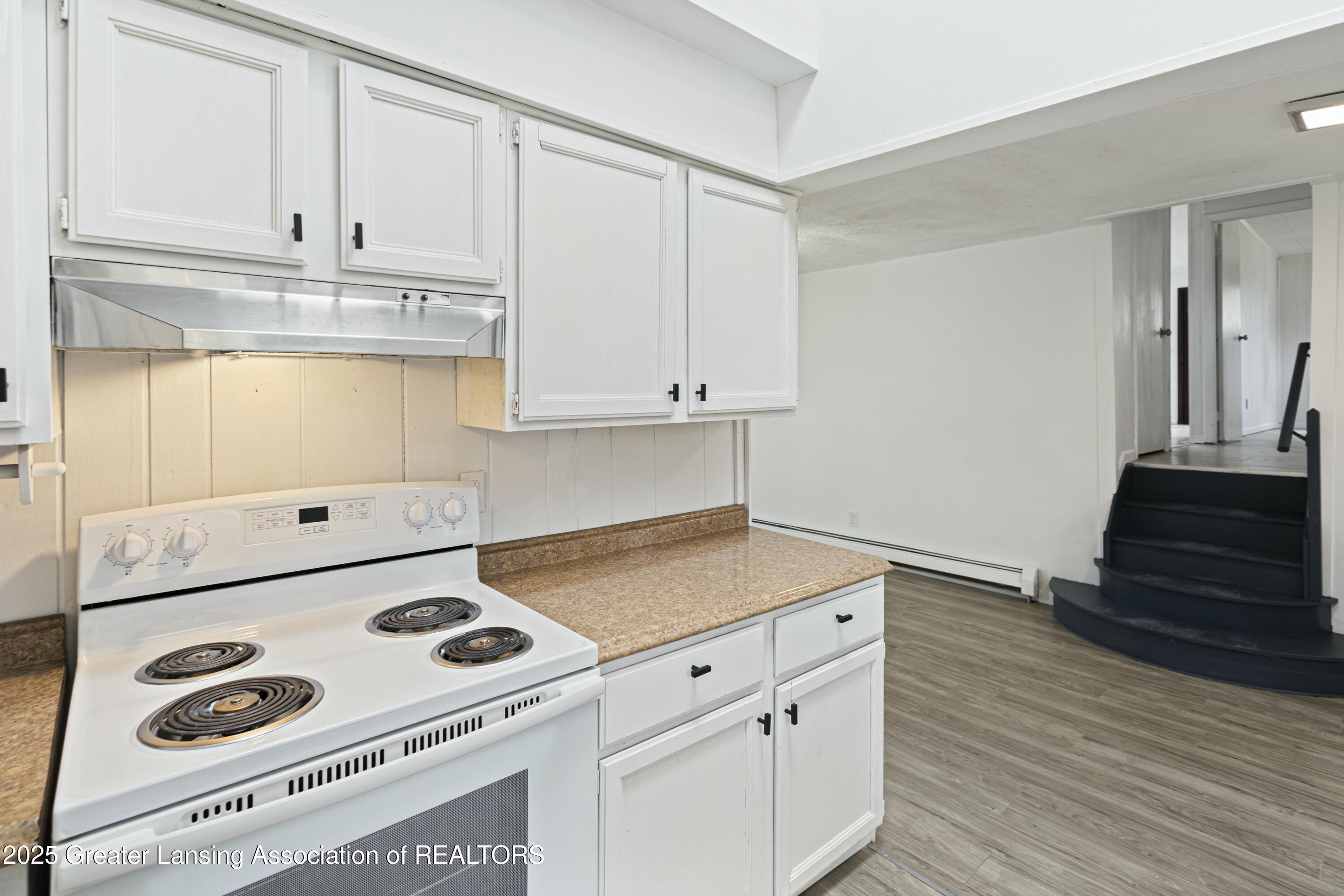 1400 West Valley Road Lansing, MI 48906 - Photo 13 of 58 tempImageOKSxH1