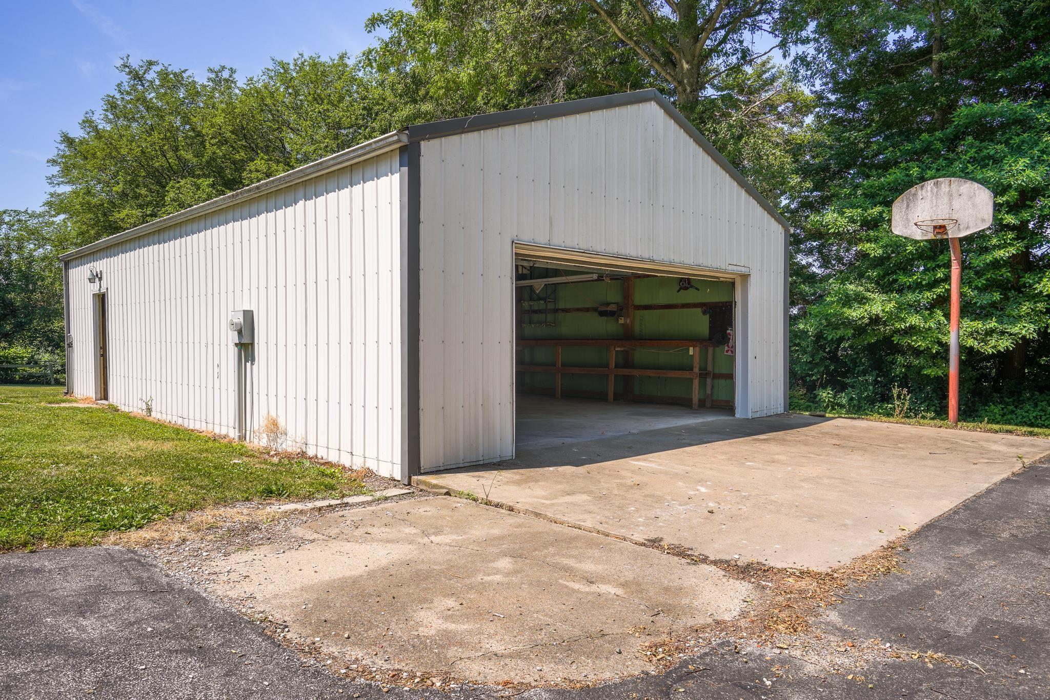 1490 Holler Road Mount Vernon, IN 47620 - Photo 4 of 20 Gallery Image 4