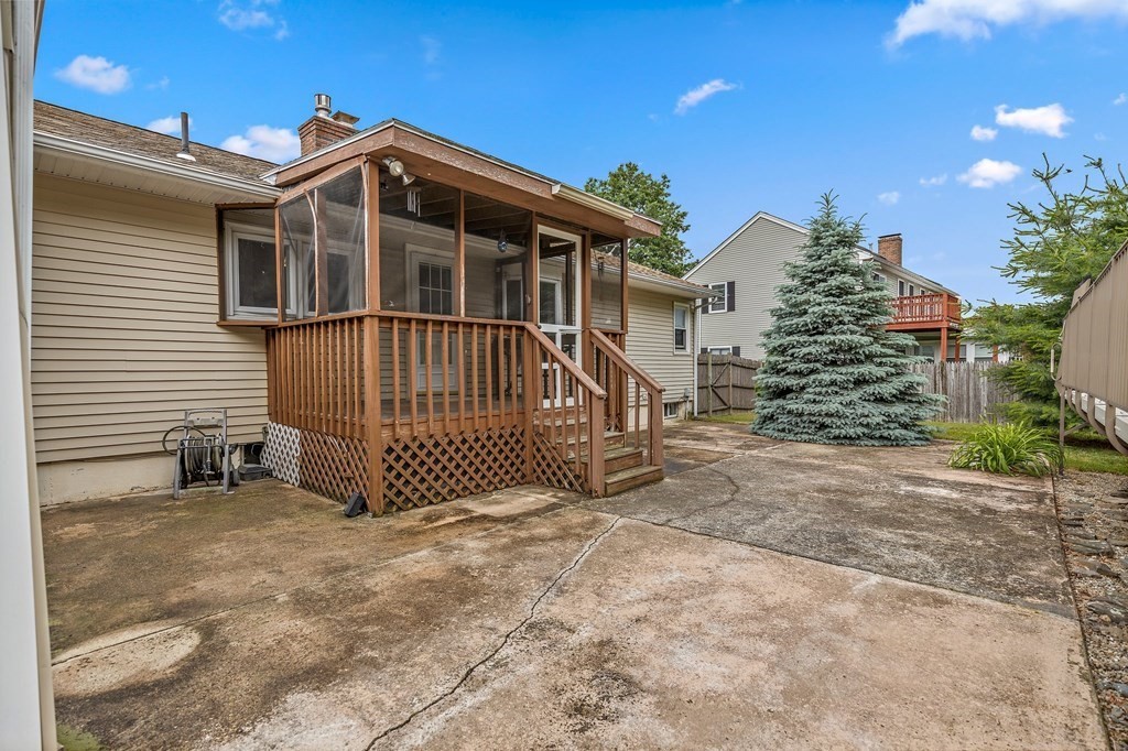 8 Vista Drive Danvers, MA 01923 - Photo 31 of 38