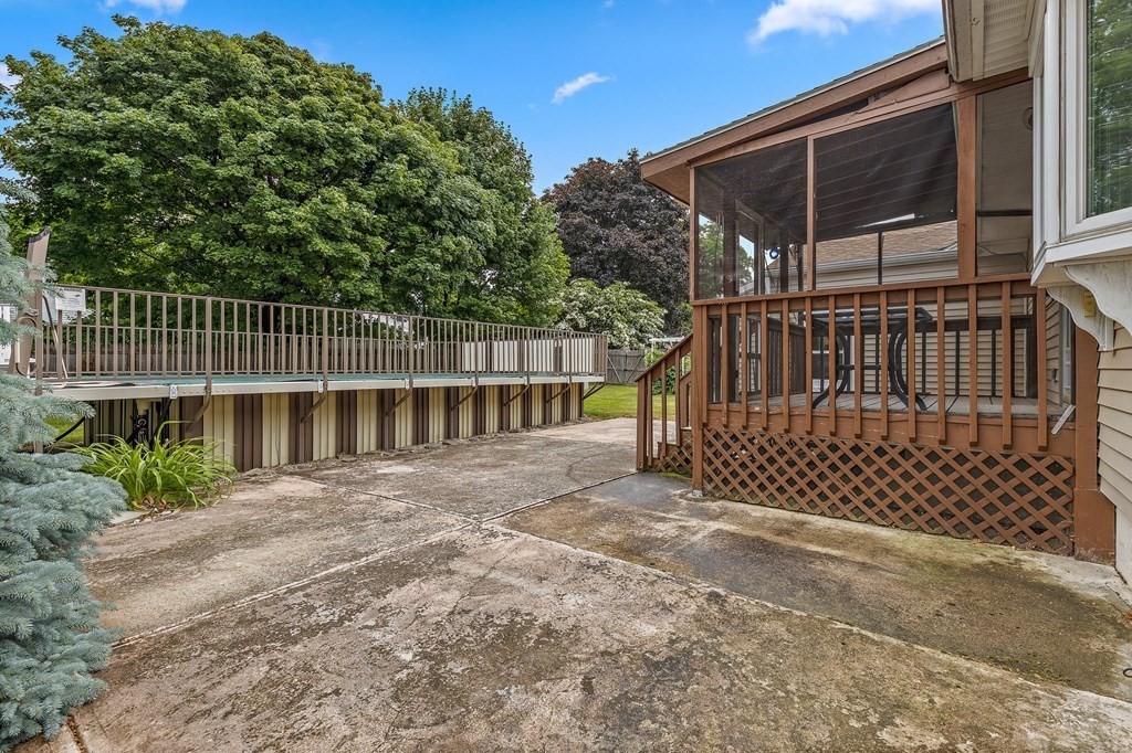 8 Vista Drive Danvers, MA 01923 - Photo 33 of 38