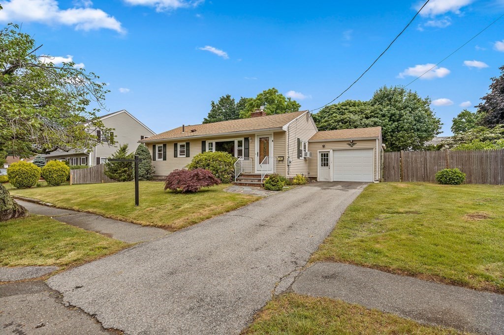 8 Vista Drive Danvers, MA 01923 - Photo 4 of 38