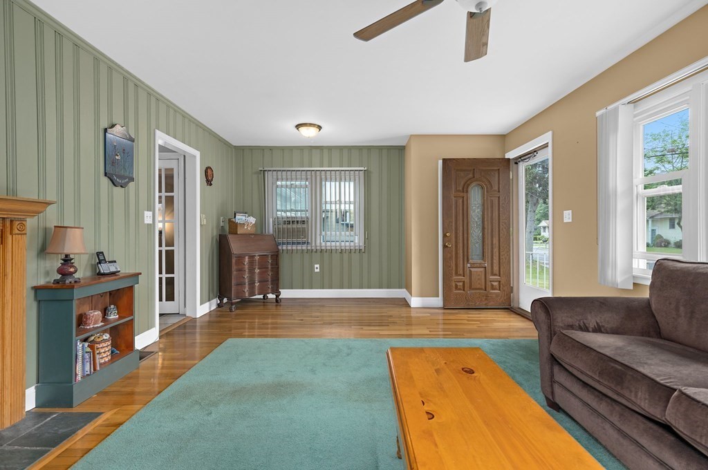 8 Vista Drive Danvers, MA 01923 - Photo 6 of 38