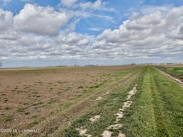 $612,000 | Cleveland Crossing Road, Cleveland, MS 38732