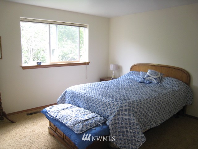 3944 Tamarack Road Bellingham, WA 98226 - Photo 12 of 16