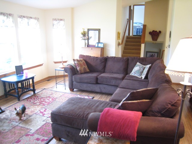 3944 Tamarack Road Bellingham, WA 98226 - Photo 3 of 16