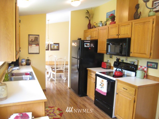 3944 Tamarack Road Bellingham, WA 98226 - Photo 4 of 16