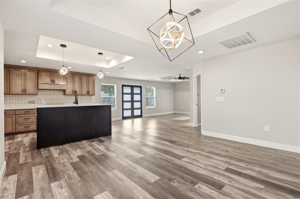 2610 Sharon Street Dallas, TX 75211 - Photo 9 of 29