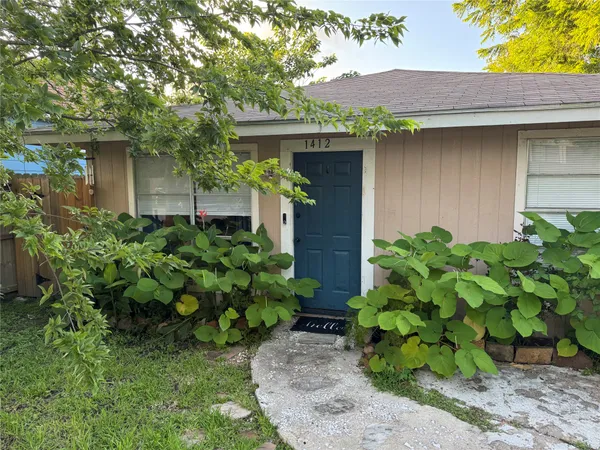 $1,150 | 1412 West Willis Street, Alvin, TX 77511