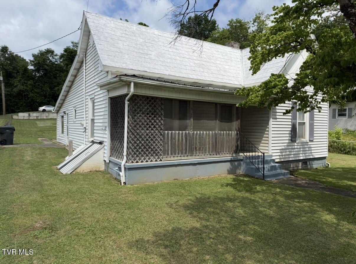 1506 Pittstown Road Bristol, VA 24201 - Photo 2 of 19 IMG_8267