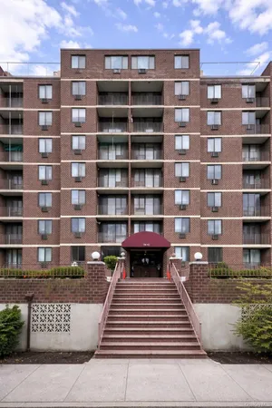 $3,100 | 36-41 Union Street, Unit 2B | Downtown Flushing
