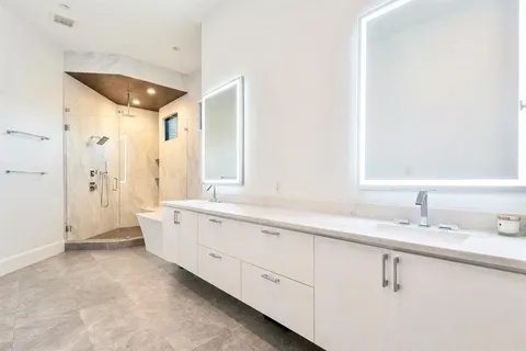 $1,750,000 | 8546 Glencrest Lane, Dallas, TX 75209