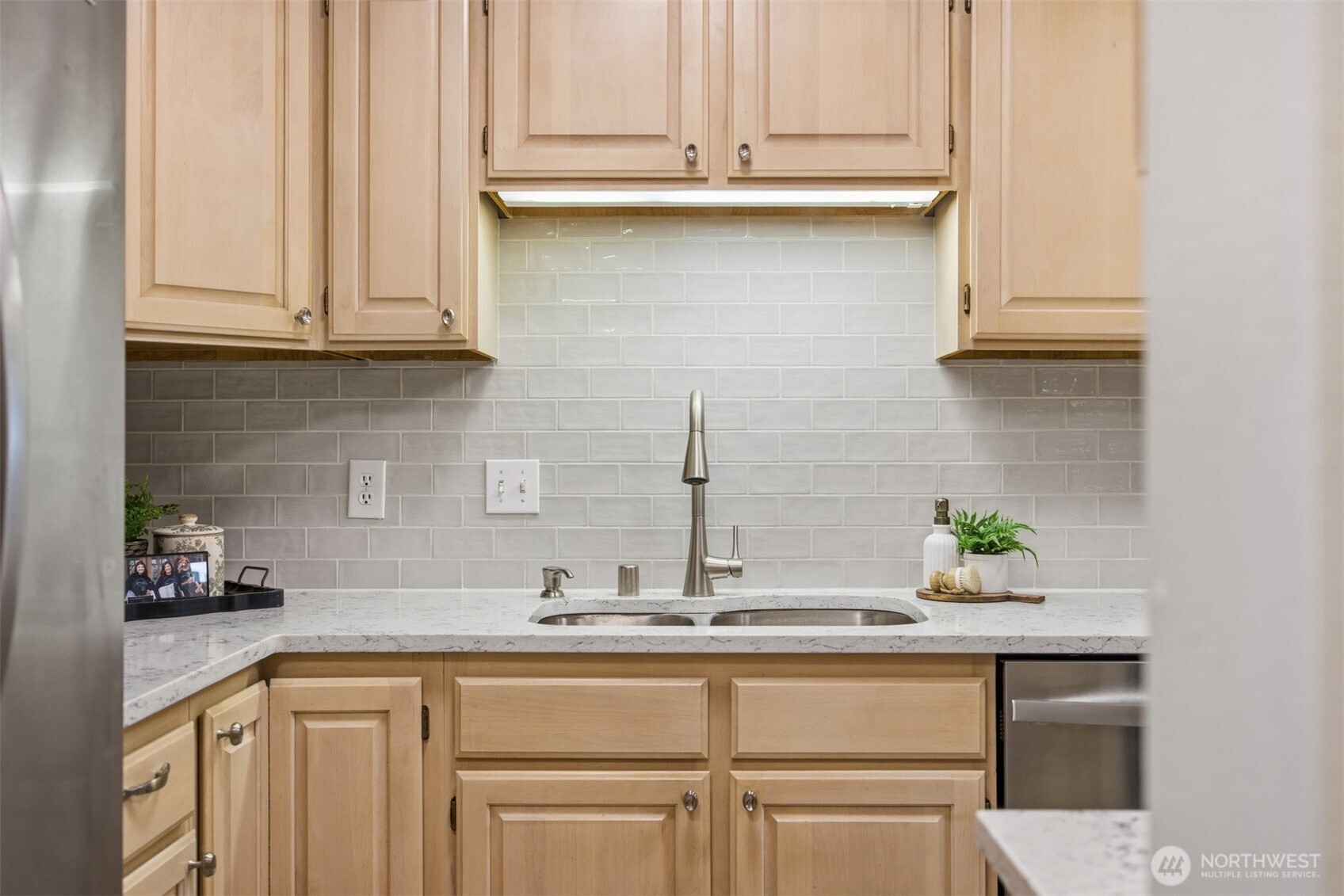 705 North State Street, Unit 102 Bellingham, WA 98225 - Photo 14 of 40
