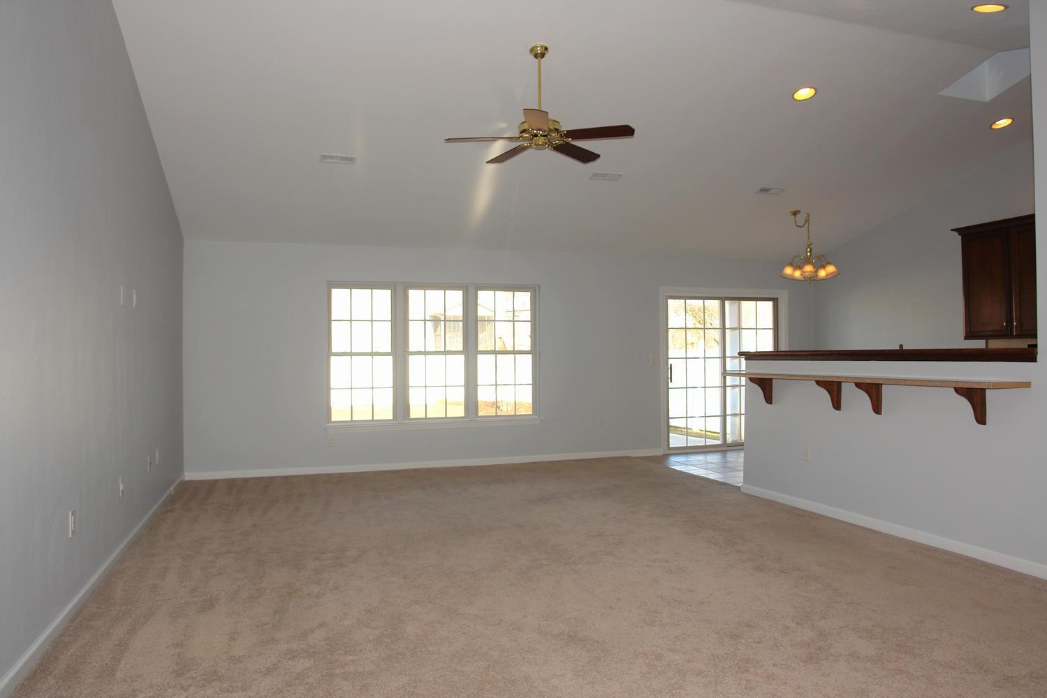 6822 Albert Road Roanoke, VA 24019 - Photo 3 of 16 6822 Albert Road Roanoke VA-large-006-00