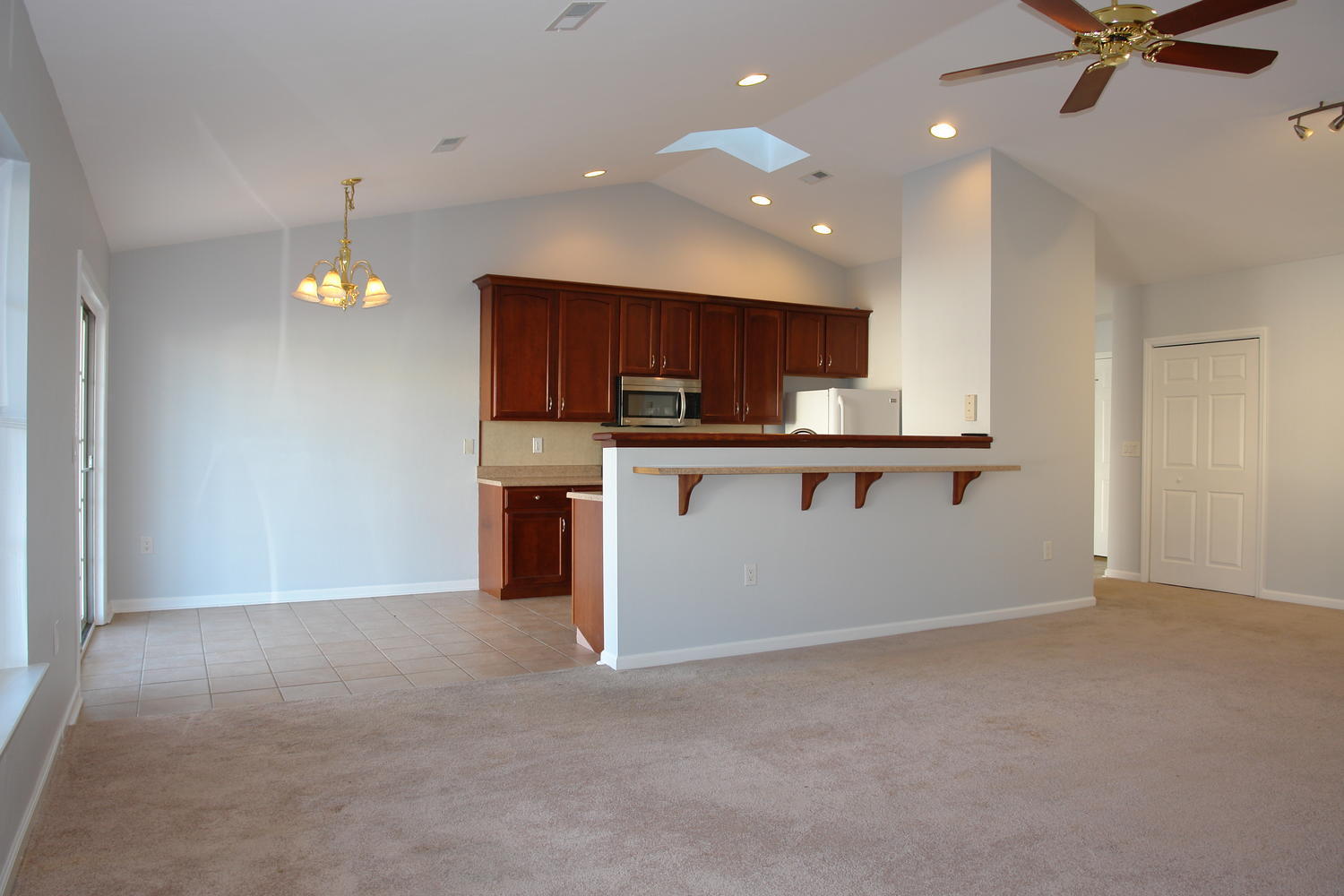 6822 Albert Road Roanoke, VA 24019 - Photo 5 of 16 6822 Albert Road Roanoke VA-large-008-00