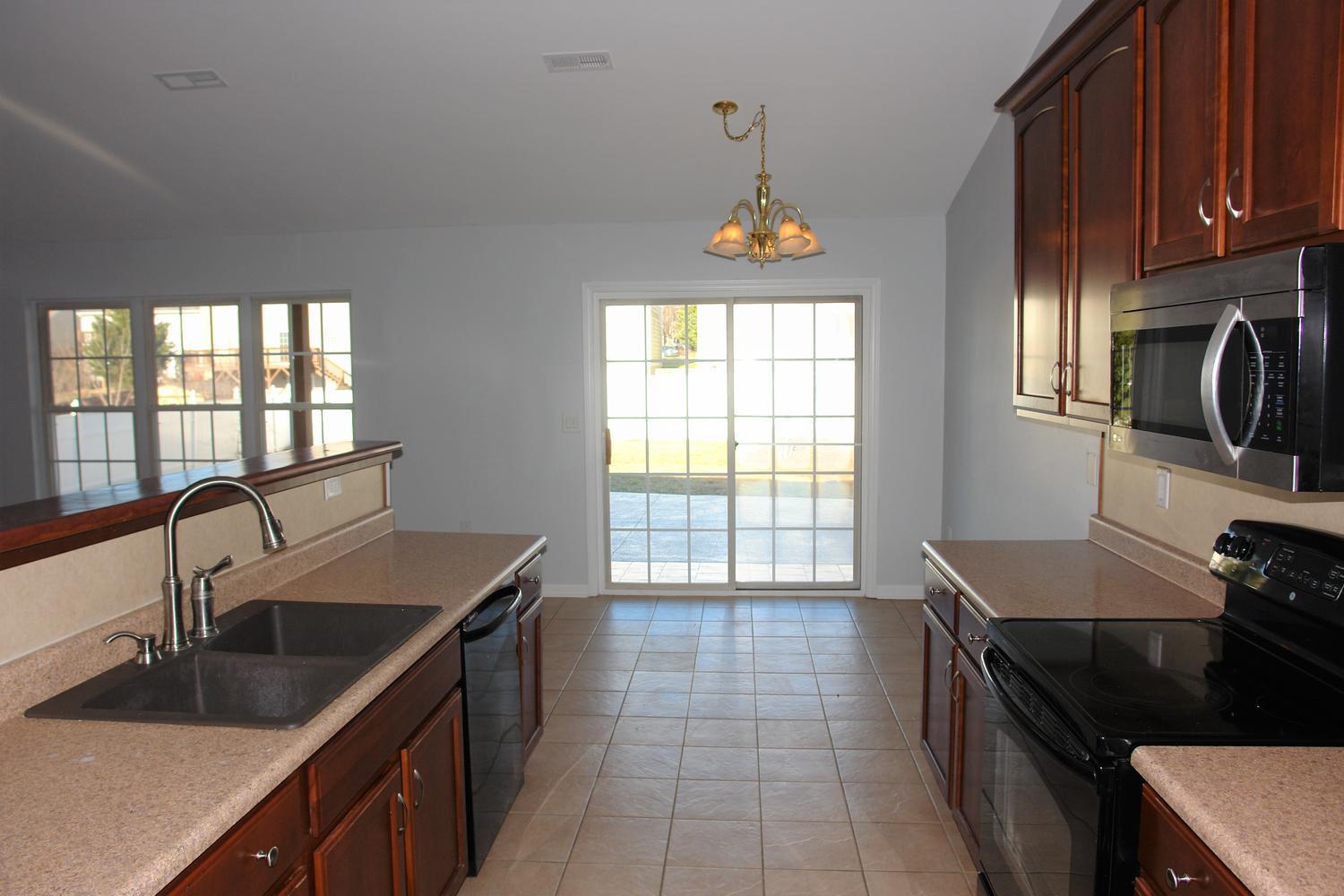 6822 Albert Road Roanoke, VA 24019 - Photo 8 of 16 6822 Albert Road Roanoke VA-large-011-00
