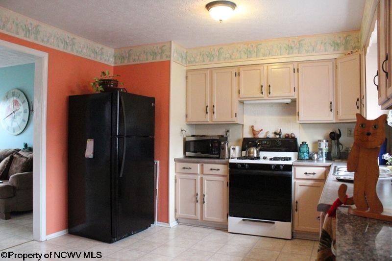 205 Sunnyview Acres Road Farmington, WV 26571 - Photo 6 of 16 Gallery Image 6