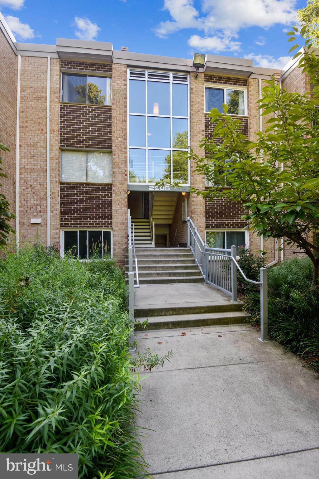 2905 Charing Cross Road, Unit 8 Falls Church, VA 22042 - Photo 1 of 46 Welcome Home!