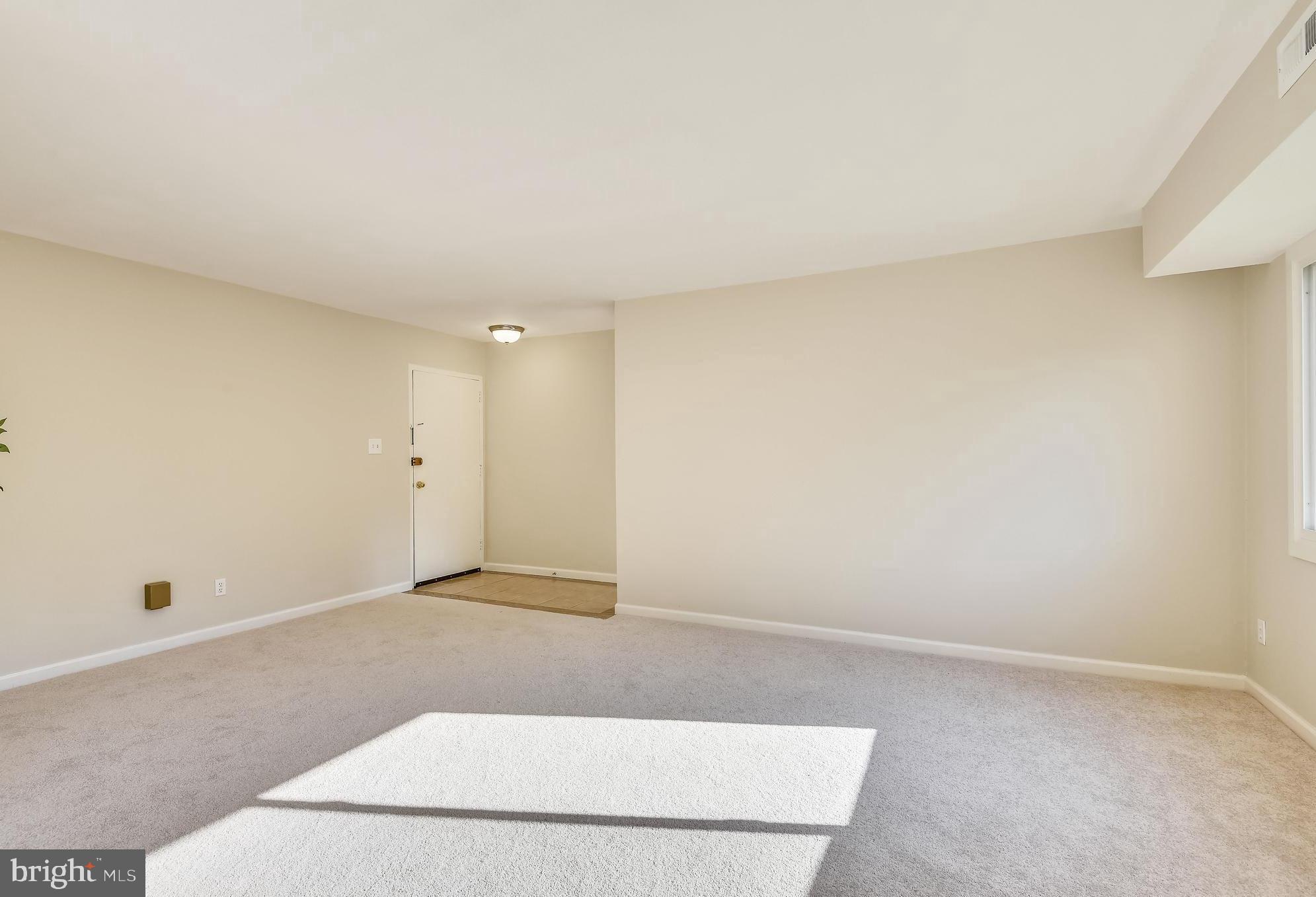2905 Charing Cross Road, Unit 8 Falls Church, VA 22042 - Photo 4 of 46 Spacious Family/Living Room