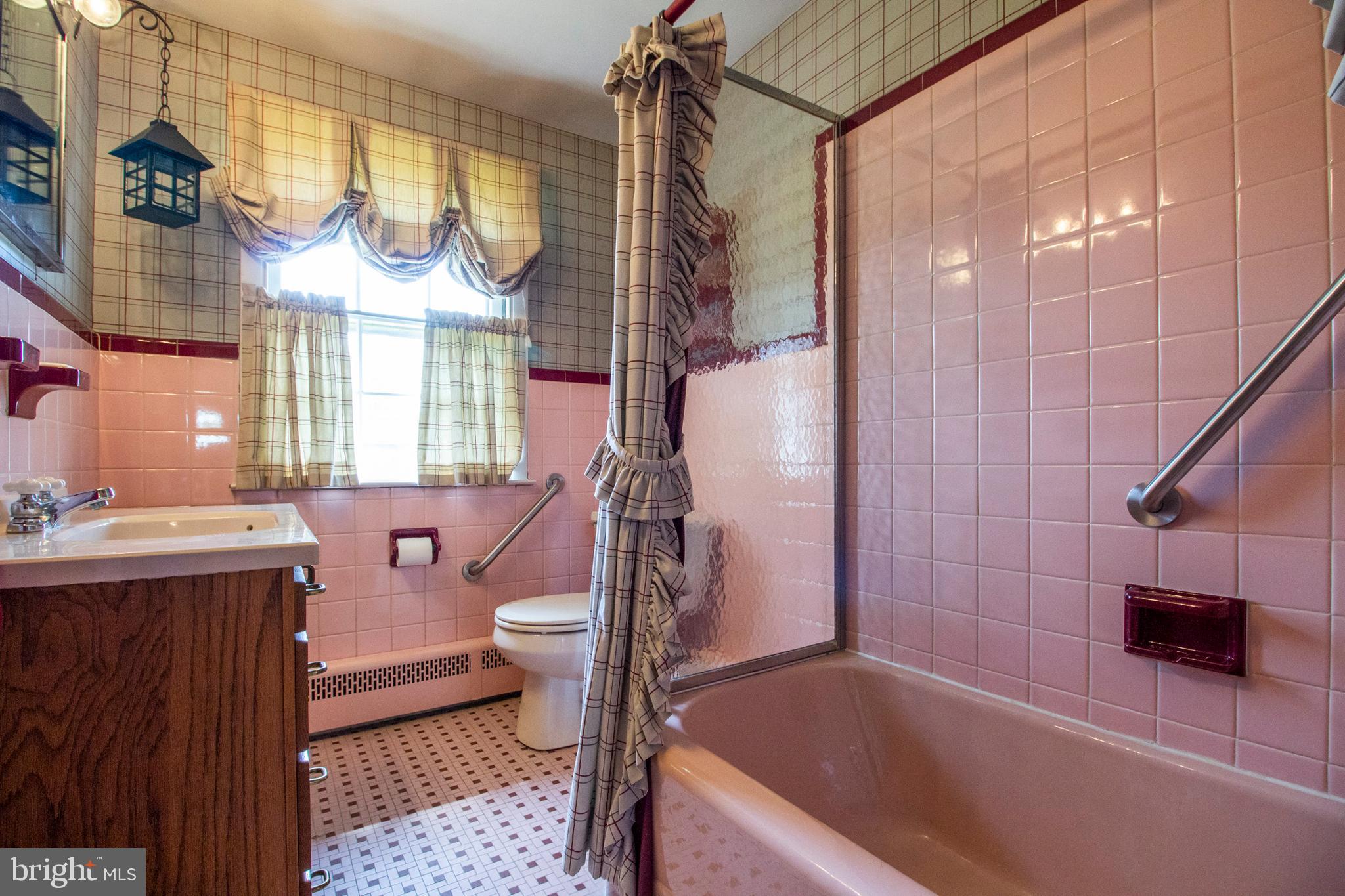 1272 George Road Jenkintown, PA 19046 - Photo 32 of 43 Full hall bath