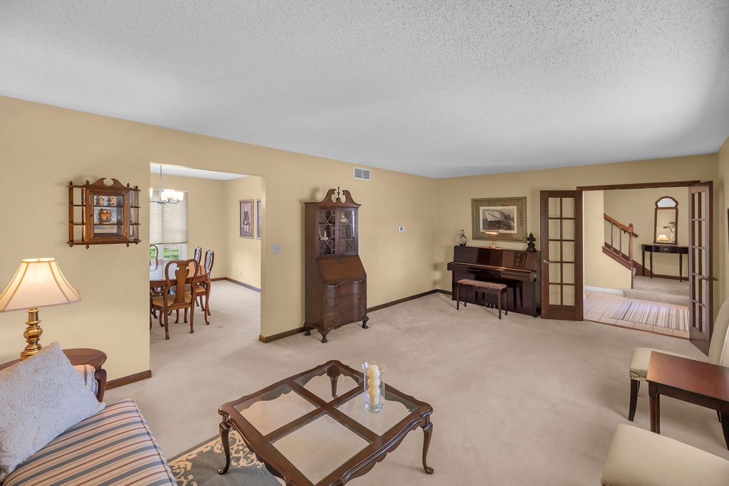 650 Country Manor Drive Decatur, IL 62521 - Photo 4 of 29 Gallery Image 4