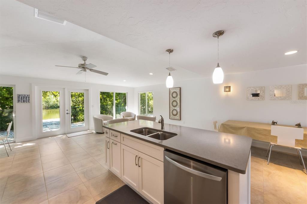 413 Poinsettia Road Anna Maria, FL 34216 - Photo 12 of 60