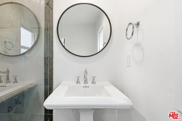 $7,195 | 3476 Troy Drive, Los Angeles, CA 90068