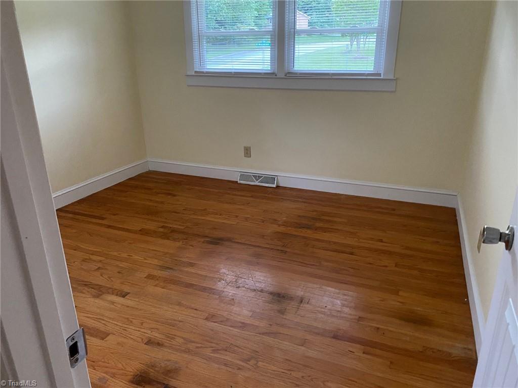 1415 West Meadowview Road Greensboro, NC 27403 - Photo 4 of 8 Bedroom 1