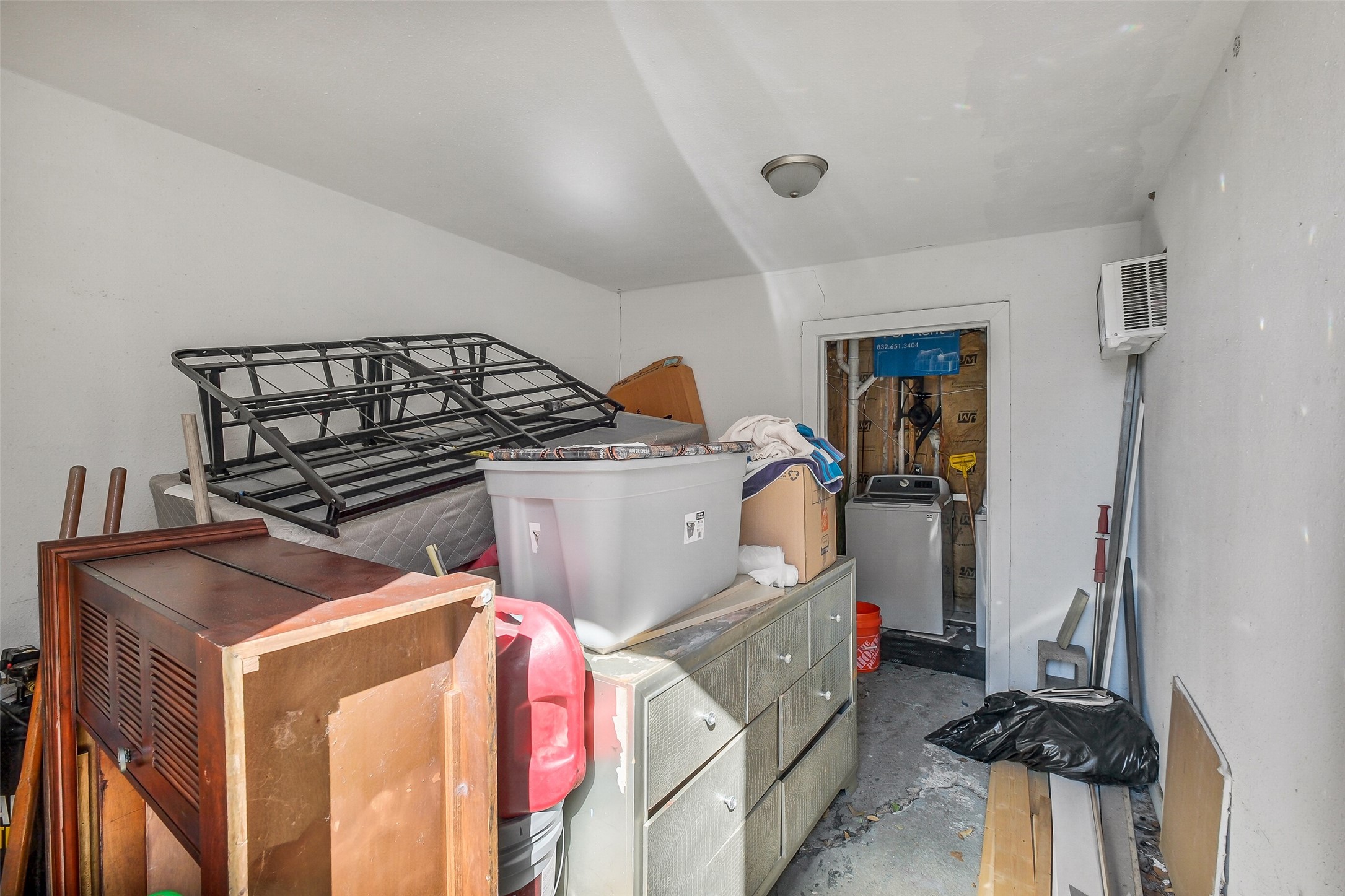3435 Rosedale Street Houston, TX 77004 - Photo 22 of 34 a utility room with dryer and washer