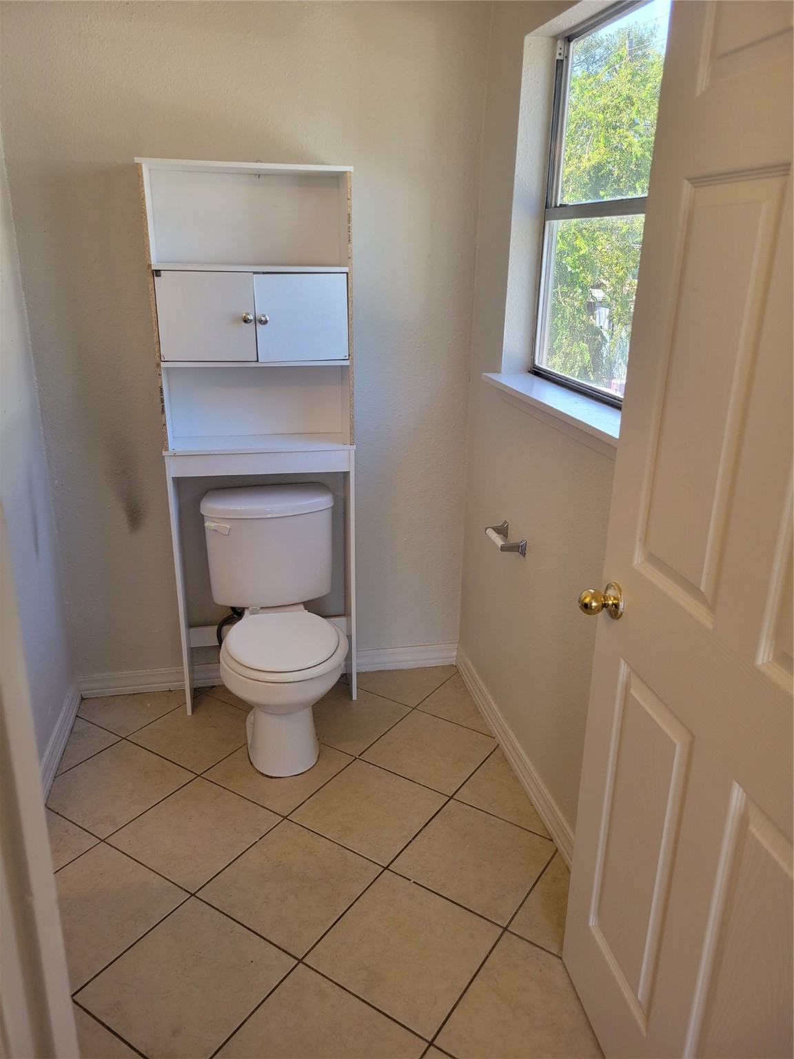 3435 Rosedale Street Houston, TX 77004 - Photo 31 of 34 a bathroom with a toilet