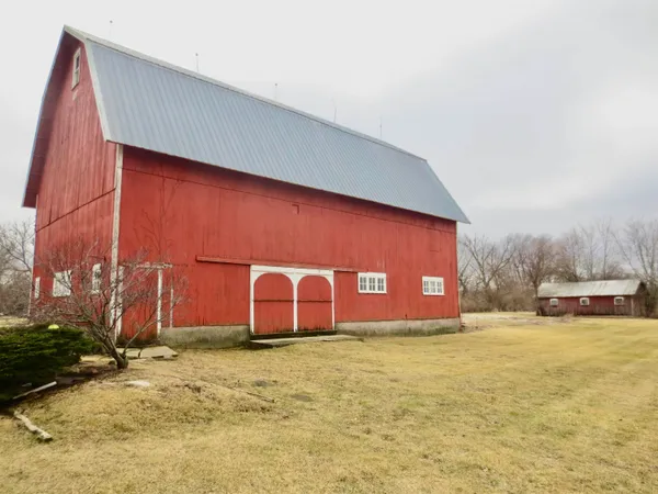 $399,900 | 14086 Highway 76, Caledonia, IL 61011