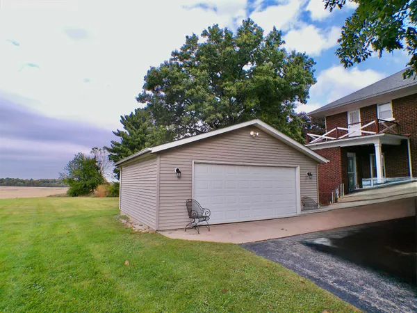 $399,900 | 14086 Highway 76, Caledonia, IL 61011