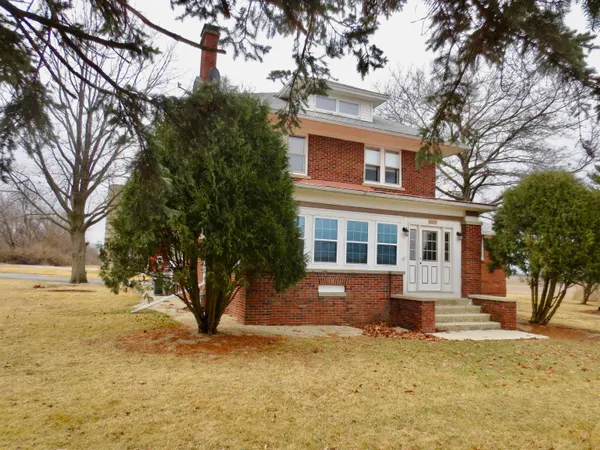 $399,900 | 14086 Highway 76, Caledonia, IL 61011