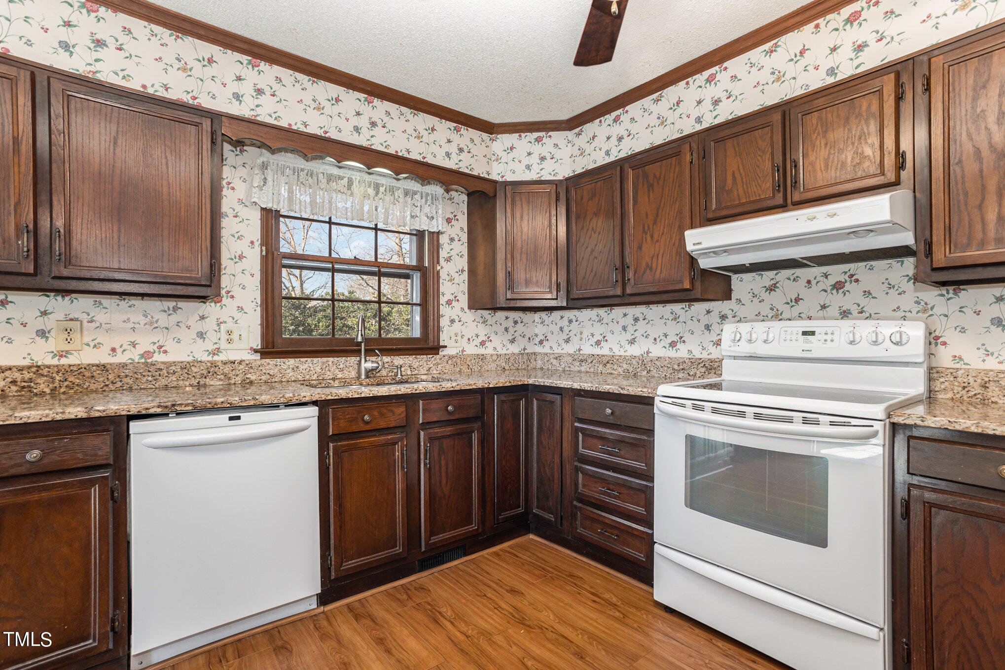 5833 Morning Forest Drive Raleigh, NC 27609 - Photo 10 of 30 010_cy1a8047-edit