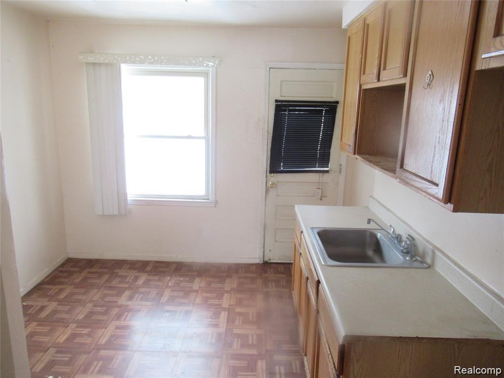 21604-21608 Moross Road Detroit, MI 48236 - Photo 6 of 23