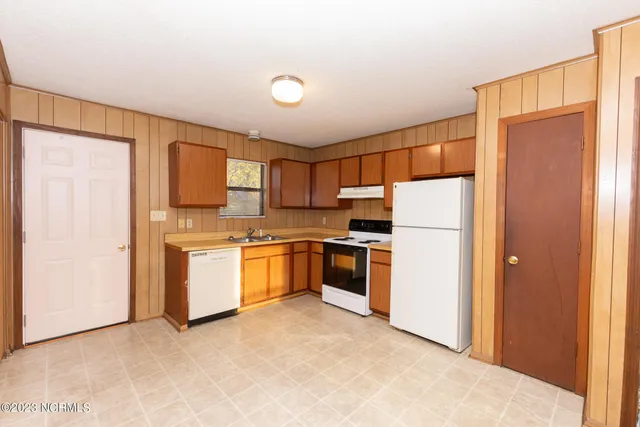 $849 | 106 Ravenwood Drive, Unit C, Jacksonville, NC 28546