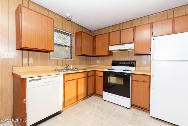 $850 | 106 Ravenwood Drive, Unit C, Jacksonville, NC 28546