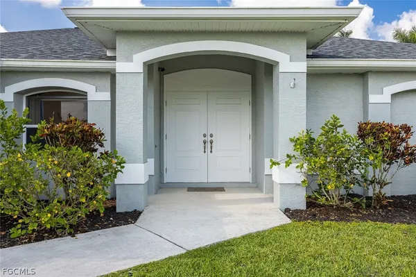 $2,999 | 1724 Southwest 31st Lane, Cape Coral, FL 33914