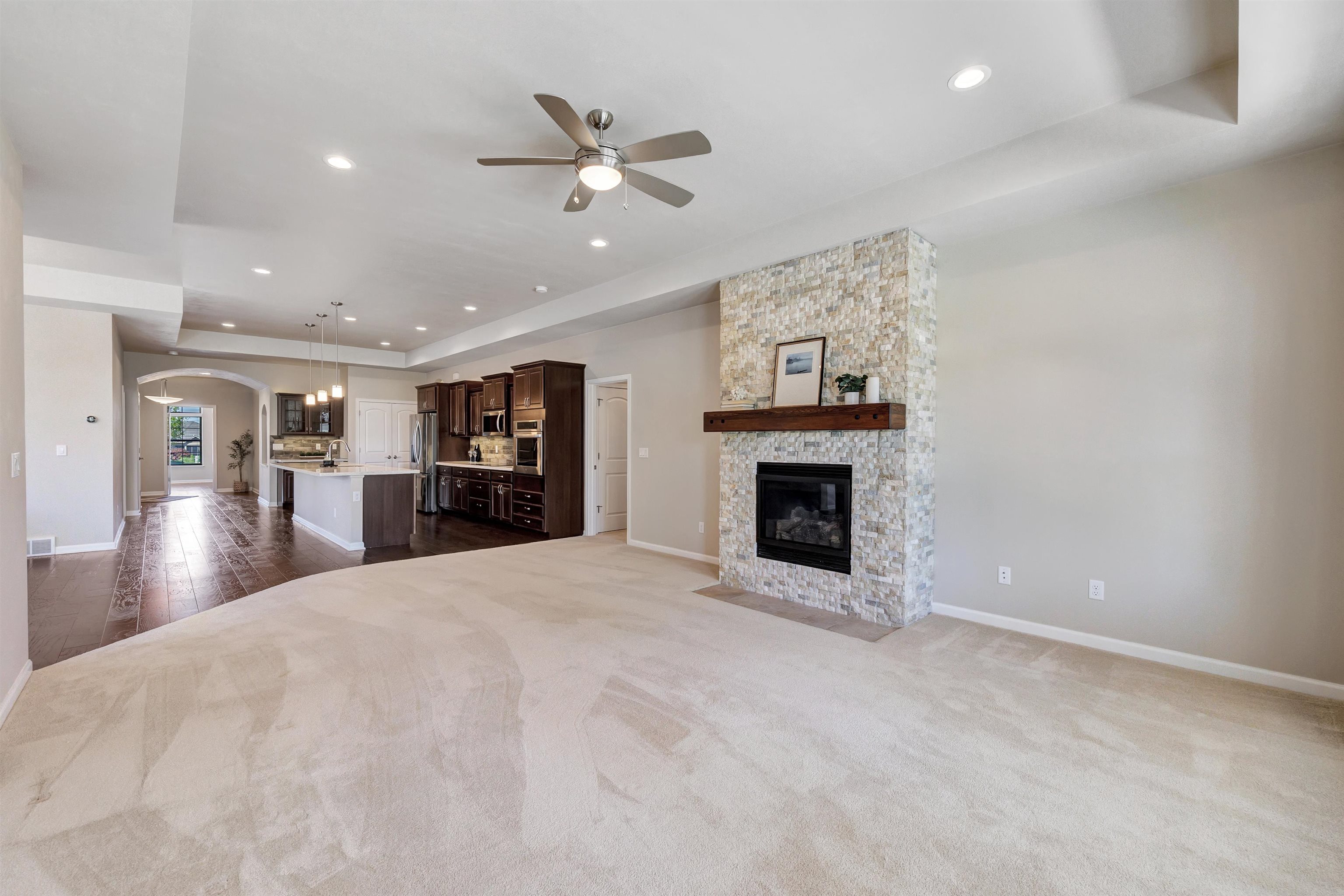 210 Bedford Road Green Bay, WI 54311 - Photo 11 of 46