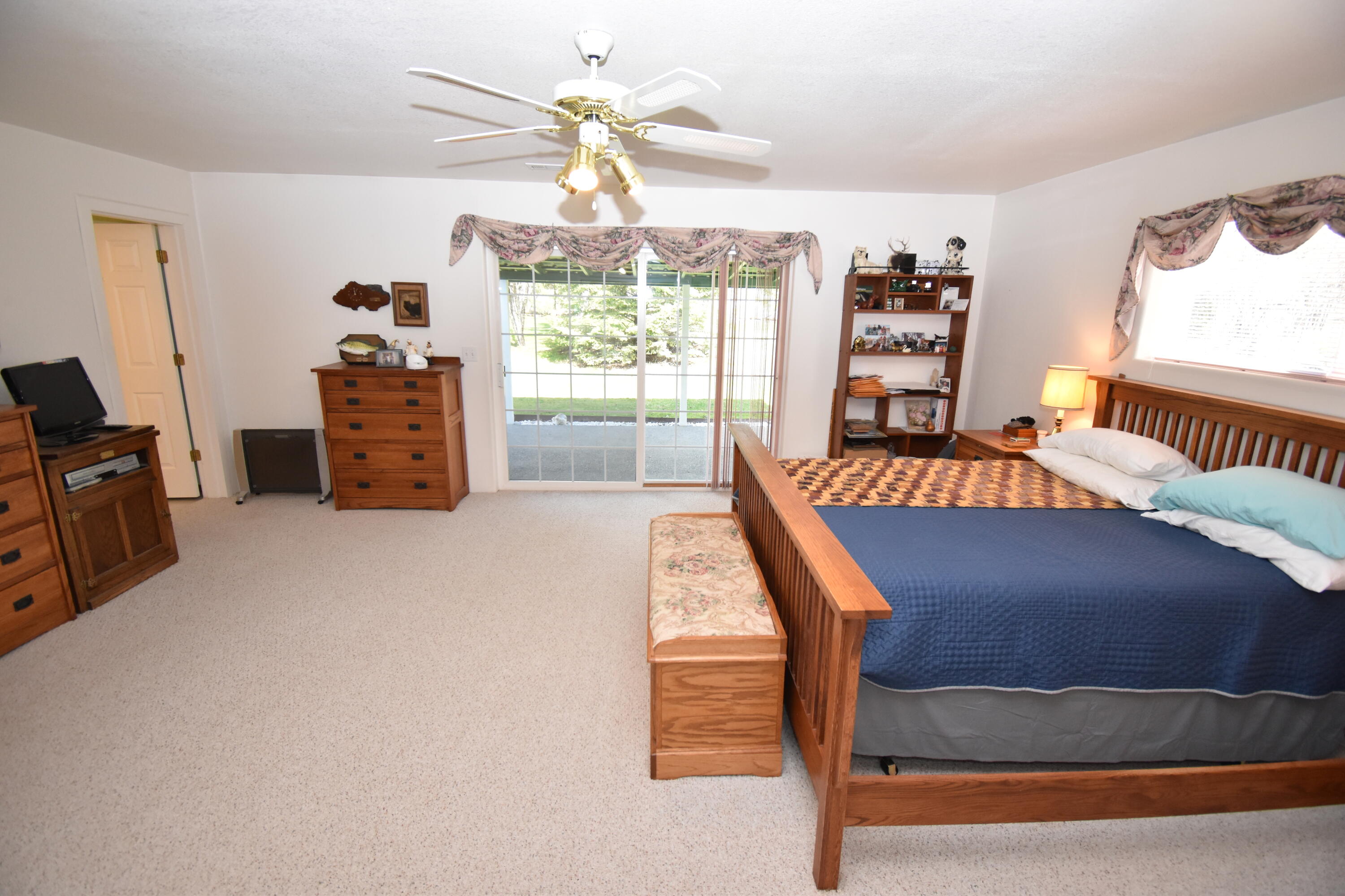 372 Bond Road Shady Cove, OR 97539 - Photo 26 of 33 Interior 16 (1)