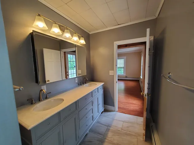 $3,500 | 526 Canaan Street, Unit 2, Canaan, NH 03741