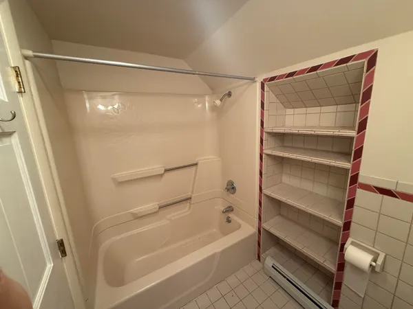 $3,500 | 526 Canaan Street, Unit 2, Canaan, NH 03741